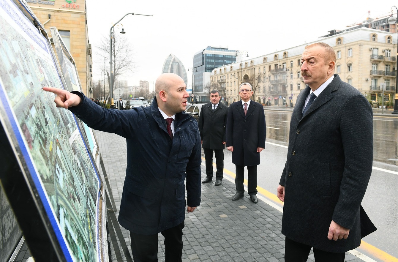 Prezident İlham Əliyev yeni salınmış parkın açılışında olub