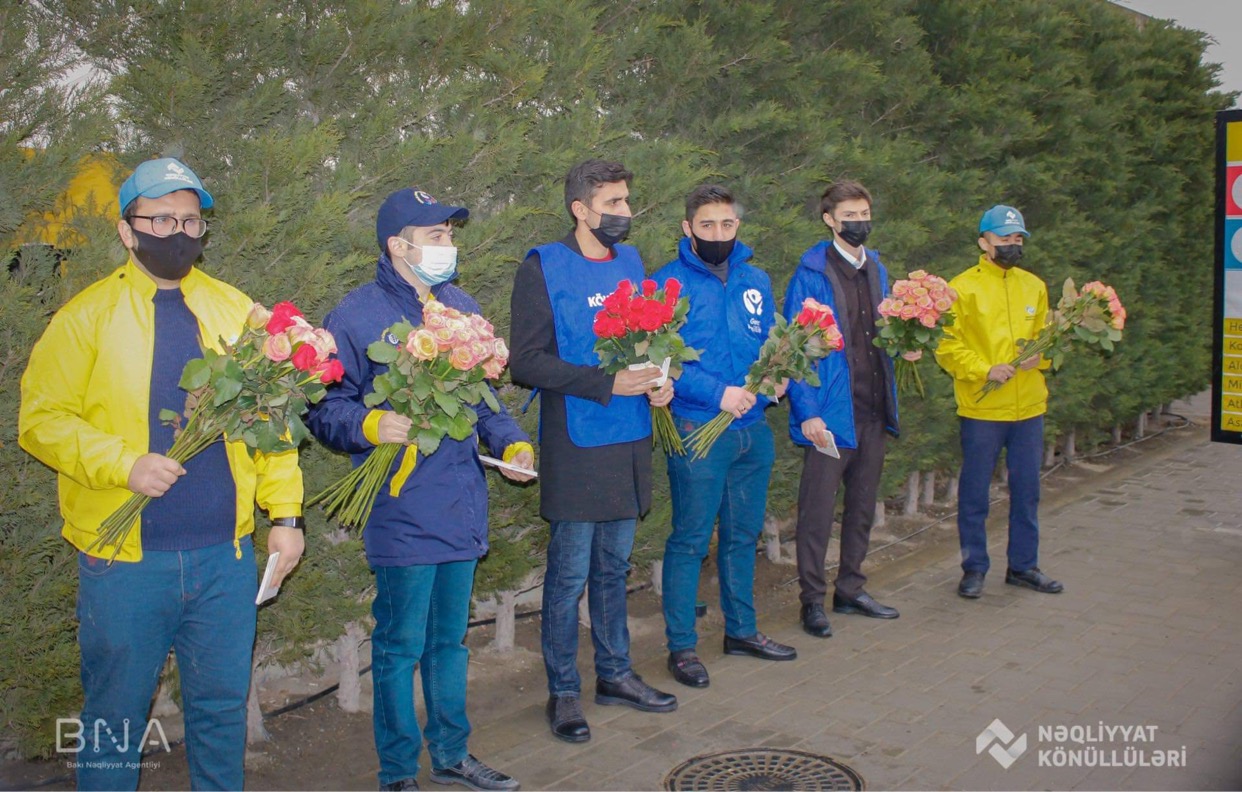 Azərbaycan könüllüləri Beynəlxalq Qadınlar Günü münasibətilə aksiya keçiriblər