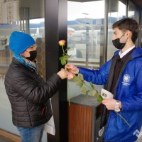 Azərbaycan könüllüləri Beynəlxalq Qadınlar Günü münasibətilə aksiya keçiriblər