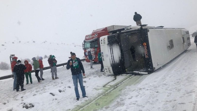 "Bursaspor" azarkeşləri qəzaya düşdü, yaralanan var