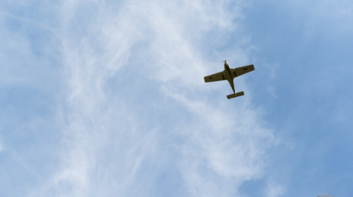 Təyyarə qəzaya uğradı; pilot yaralanıb