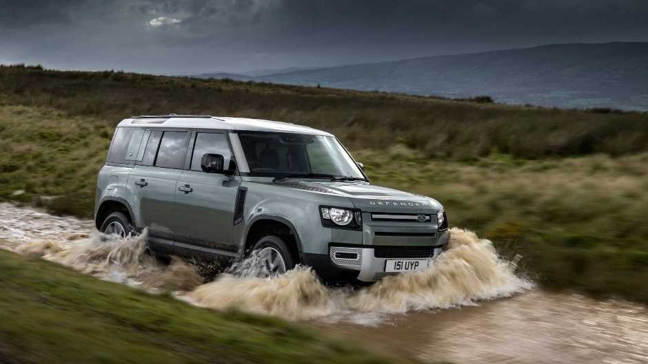 Land Rover Defender yeni top versiyaya və dizel mühərrikinə sahib olub
