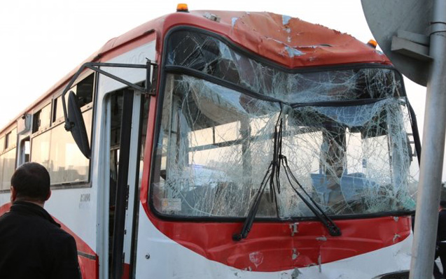 Avtobusla maşın toqquşdu, sərnişin öldü