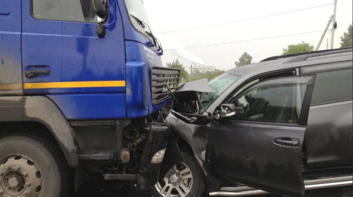 Bakıda "Toyota" ilə yük maşını toqquşub, ölən var