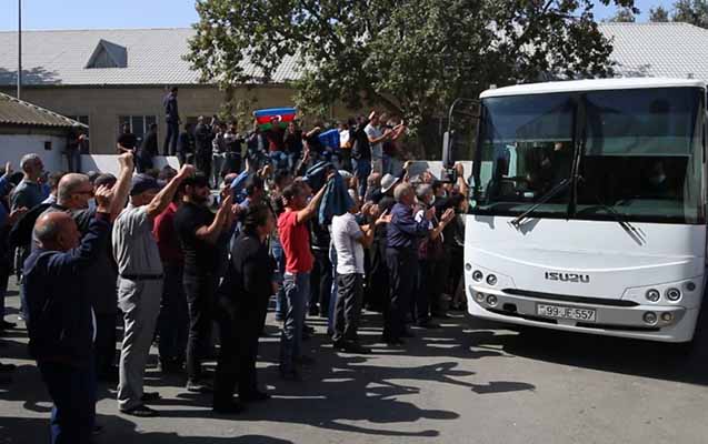 Hərbi vəzifəlilər cəbhəyə yola salındı - Fotolar