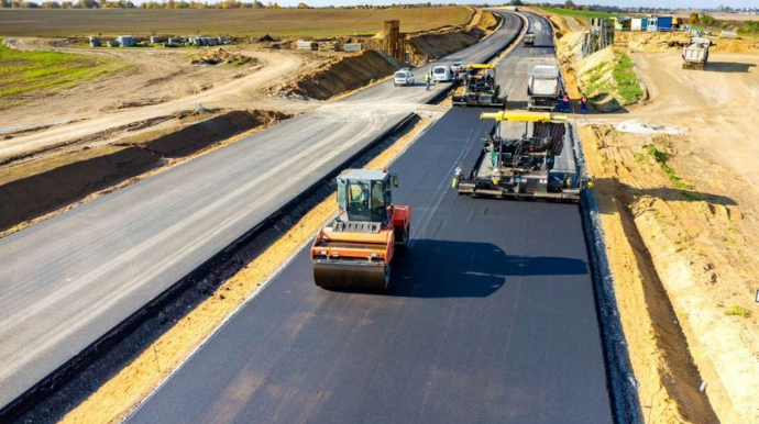 Bakıda yol tikintisinə 600 min manat ayrıldı