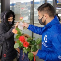 Azərbaycan könüllüləri Beynəlxalq Qadınlar Günü münasibətilə aksiya keçiriblər