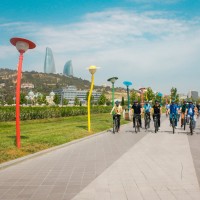 BMT-nin 6-cı Qlobal Yol Təhlükəsizliyi Həftəsinin yekunlarına həsr edilən “Velosiped sür, sağlam ol” şüarı altında Bayıl Bulvarı ərazisində veloyürüş keçirilib