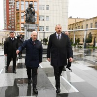 Prezident İlham Əliyev yeni salınmış parkın açılışında olub